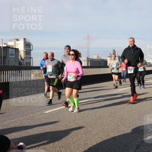 03.10.2025 - Köhlbrandbrückenlauf Lena Gebhardt http://msf.ph/oto/9078831 03.10.2025 10:03:12 Position 2 9 meine-sportfotos.de