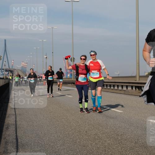 03.10.2025 - Köhlbrandbrückenlauf Fabian Wolf http://msf.ph/oto/9078835 03.10.2025 10:16:49 Position 3 3413, 3412 meine-sportfotos.de