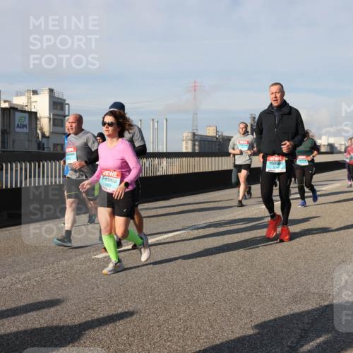 03.10.2025 - Köhlbrandbrückenlauf Lena Gebhardt http://msf.ph/oto/9078837 03.10.2025 10:03:13 Position 2 1629 meine-sportfotos.de