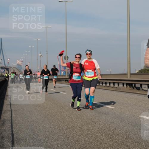 03.10.2025 - Köhlbrandbrückenlauf Fabian Wolf http://msf.ph/oto/9078842 03.10.2025 10:16:49 Position 3 3413, 3412 meine-sportfotos.de
