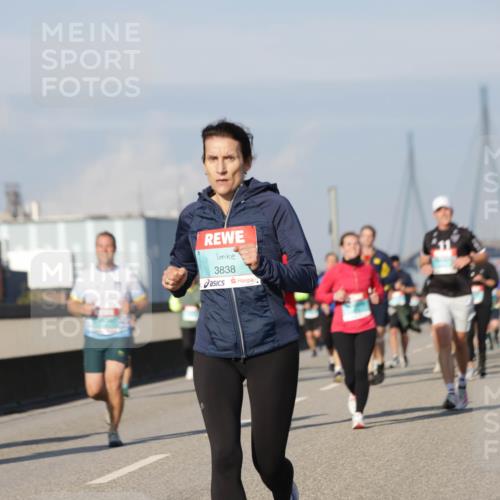 03.10.2025 - Köhlbrandbrückenlauf Jannik Wohlers http://msf.ph/oto/9078863 03.10.2025 09:53:09 Position 3 3838 meine-sportfotos.de