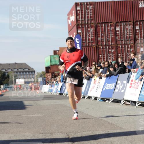 03.10.2025 - Köhlbrandbrückenlauf Jannik Wohlers http://msf.ph/oto/9078888 03.10.2025 12:49:17 Ziel 6514 meine-sportfotos.de