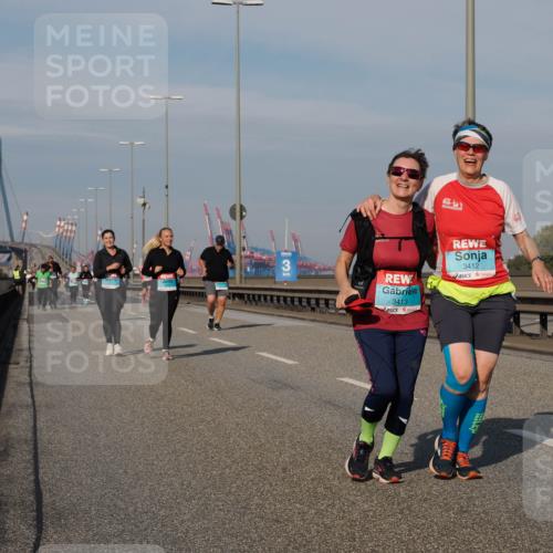 03.10.2025 - Köhlbrandbrückenlauf Fabian Wolf http://msf.ph/oto/9078918 03.10.2025 10:16:51 Position 3 3413, 3412 meine-sportfotos.de