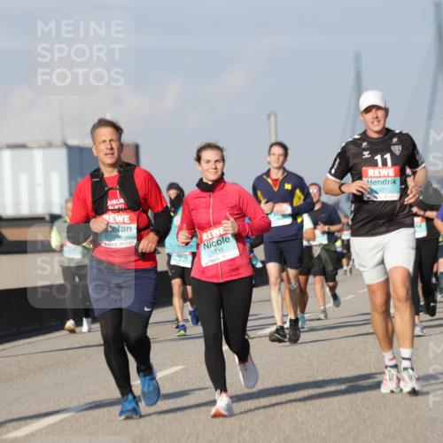 03.10.2025 - Köhlbrandbrückenlauf Jannik Wohlers http://msf.ph/oto/9078925 03.10.2025 09:53:11 Position 3 3272, 1716, 11, 2431 meine-sportfotos.de