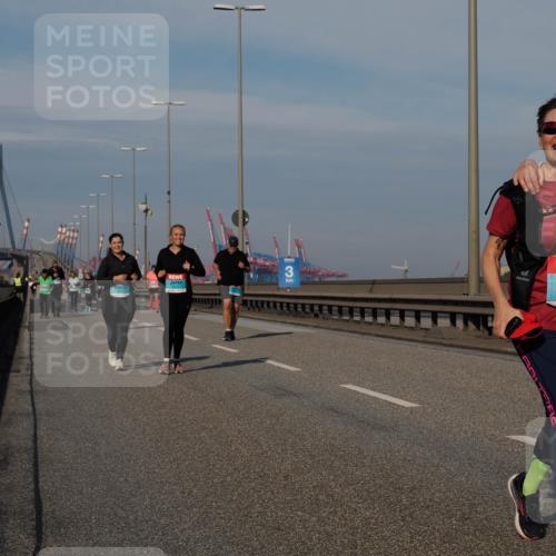 03.10.2025 - Köhlbrandbrückenlauf Fabian Wolf http://msf.ph/oto/9078933 03.10.2025 10:16:52 Position 3 3, 3413 meine-sportfotos.de