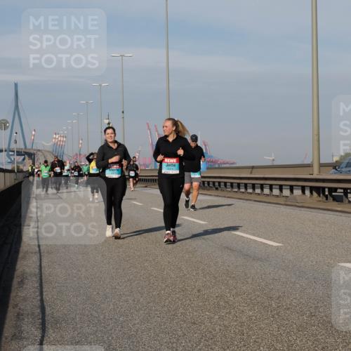 03.10.2025 - Köhlbrandbrückenlauf Fabian Wolf http://msf.ph/oto/9078968 03.10.2025 10:16:55 Position 3 3374 meine-sportfotos.de