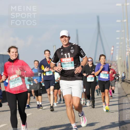03.10.2025 - Köhlbrandbrückenlauf Jannik Wohlers http://msf.ph/oto/9078982 03.10.2025 09:53:12 Position 3 1716, 11, 2431 meine-sportfotos.de