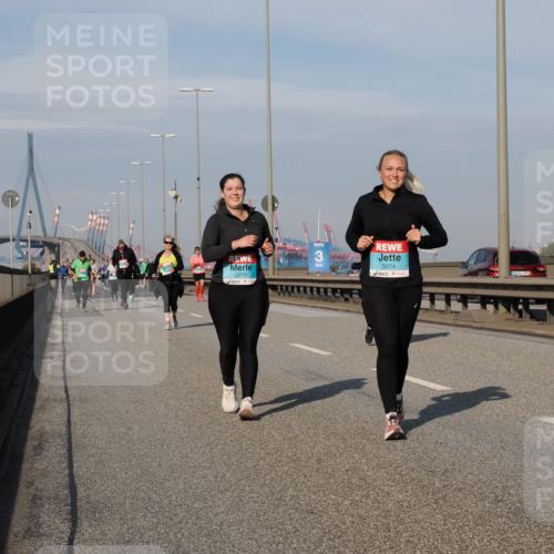 03.10.2025 - Köhlbrandbrückenlauf Fabian Wolf http://msf.ph/oto/9079027 03.10.2025 10:16:57 Position 3 3373, 3, 3374, 976 meine-sportfotos.de