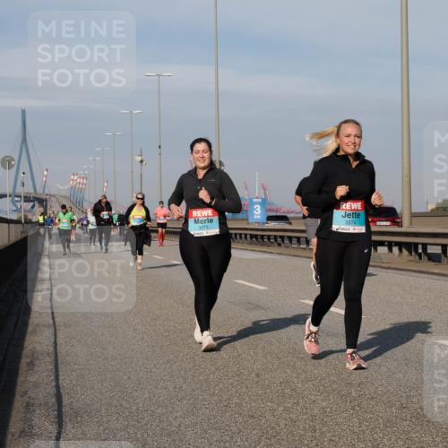 03.10.2025 - Köhlbrandbrückenlauf Fabian Wolf http://msf.ph/oto/9079041 03.10.2025 10:16:57 Position 3 3373, 3374, 970 meine-sportfotos.de