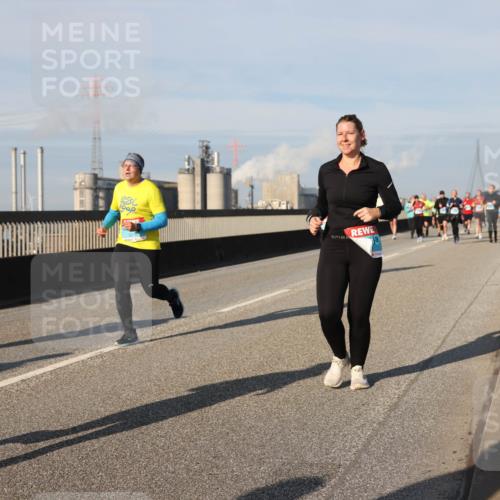 03.10.2025 - Köhlbrandbrückenlauf Lena Gebhardt http://msf.ph/oto/9079043 03.10.2025 10:03:18 Position 2  meine-sportfotos.de