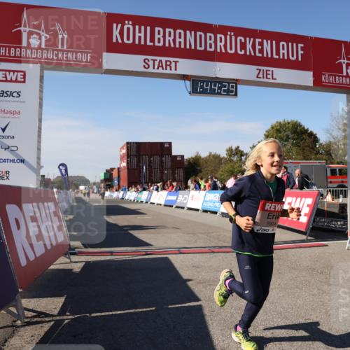 03.10.2025 - Köhlbrandbrückenlauf Lena Gebhardt http://msf.ph/oto/9079047 03.10.2025 13:44:29 Ziel 5904, 5905, 6257, 6258 meine-sportfotos.de