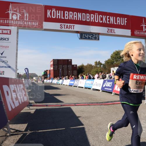 03.10.2025 - Köhlbrandbrückenlauf Lena Gebhardt http://msf.ph/oto/9079056 03.10.2025 13:44:29 Ziel 5904, 5905, 6257, 6258 meine-sportfotos.de