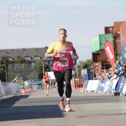 03.10.2025 - Köhlbrandbrückenlauf Jannik Wohlers http://msf.ph/oto/9079073 03.10.2025 12:49:33 Ziel 6482 meine-sportfotos.de