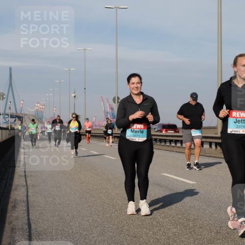 03.10.2025 - Köhlbrandbrückenlauf Fabian Wolf http://msf.ph/oto/9079077 03.10.2025 10:16:58 Position 3 3373, 3374 meine-sportfotos.de