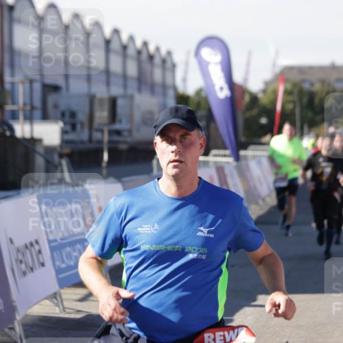 03.10.2025 - Köhlbrandbrückenlauf Jannik Wohlers http://msf.ph/oto/9079089 03.10.2025 13:17:39 Ziel 4012, 4410, 4645, 4746, 4818, 5339, 5906, 5909, 6069, 6331, 6388, 6704, 6710 meine-sportfotos.de