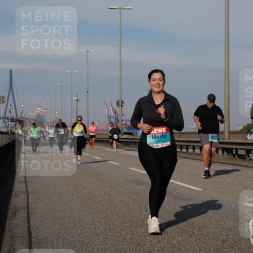 03.10.2025 - Köhlbrandbrückenlauf Fabian Wolf http://msf.ph/oto/9079097 03.10.2025 10:16:59 Position 3 3373, 3374 meine-sportfotos.de