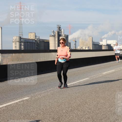 03.10.2025 - Köhlbrandbrückenlauf Lena Gebhardt http://msf.ph/oto/9079111 03.10.2025 10:03:20 Position 2 1683 meine-sportfotos.de