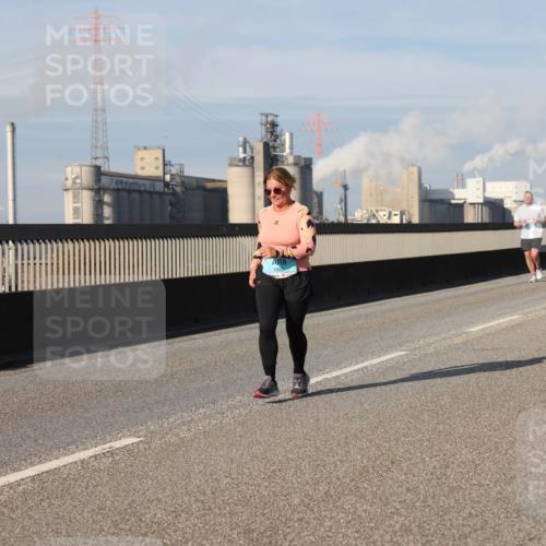 03.10.2025 - Köhlbrandbrückenlauf Lena Gebhardt http://msf.ph/oto/9079115 03.10.2025 10:03:20 Position 2 1683 meine-sportfotos.de
