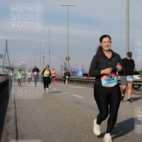 03.10.2025 - Köhlbrandbrückenlauf Fabian Wolf http://msf.ph/oto/9079124 03.10.2025 10:16:59 Position 3 3, 3373, 567, 1518 meine-sportfotos.de