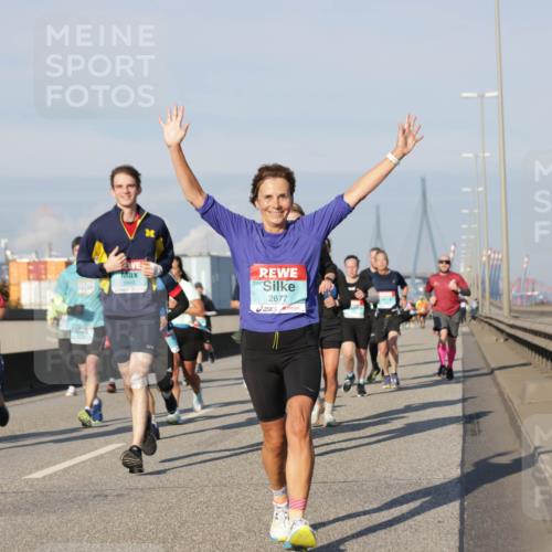 03.10.2025 - Köhlbrandbrückenlauf Jannik Wohlers http://msf.ph/oto/9079126 03.10.2025 09:53:17 Position 3 1849, 2677 meine-sportfotos.de