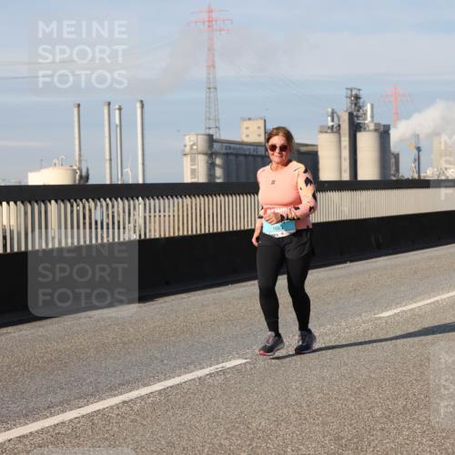 03.10.2025 - Köhlbrandbrückenlauf Lena Gebhardt http://msf.ph/oto/9079134 03.10.2025 10:03:21 Position 2 1683 meine-sportfotos.de