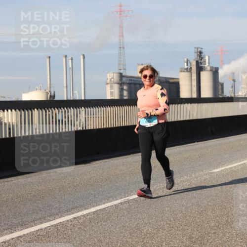 03.10.2025 - Köhlbrandbrückenlauf Lena Gebhardt http://msf.ph/oto/9079144 03.10.2025 10:03:21 Position 2 1683 meine-sportfotos.de