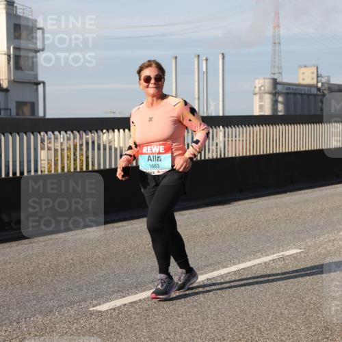 03.10.2025 - Köhlbrandbrückenlauf Lena Gebhardt http://msf.ph/oto/9079183 03.10.2025 10:03:22 Position 2 1683 meine-sportfotos.de