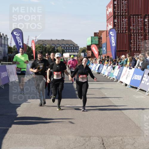 03.10.2025 - Köhlbrandbrückenlauf Jannik Wohlers http://msf.ph/oto/9079198 03.10.2025 13:17:42 Ziel 4012, 4410, 4645, 4679, 4746, 5168, 5339, 5685, 5731, 5732, 5906, 5909, 5917, 6331, 6388, 6485, 6704, 6710 meine-sportfotos.de