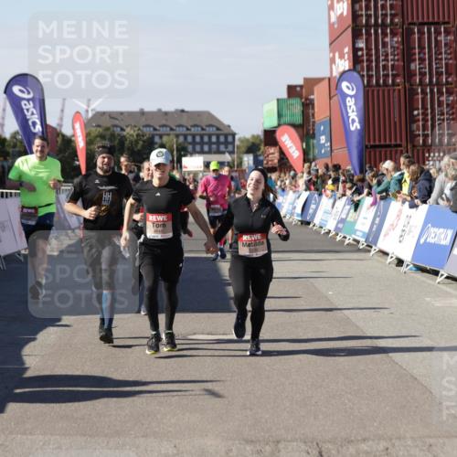 03.10.2025 - Köhlbrandbrückenlauf Jannik Wohlers http://msf.ph/oto/9079220 03.10.2025 13:17:42 Ziel 4012, 4410, 4645, 4679, 4746, 5168, 5339, 5685, 5731, 5732, 5906, 5909, 5917, 6331, 6388, 6485, 6704, 6710 meine-sportfotos.de