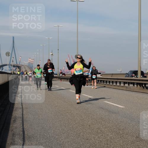 03.10.2025 - Köhlbrandbrückenlauf Fabian Wolf http://msf.ph/oto/9079252 03.10.2025 10:17:04 Position 3 3456 meine-sportfotos.de
