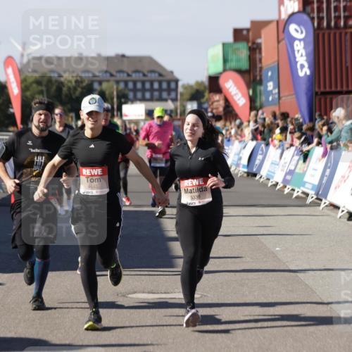 03.10.2025 - Köhlbrandbrückenlauf Jannik Wohlers http://msf.ph/oto/9079267 03.10.2025 13:17:42 Ziel 4012, 4410, 4645, 4679, 4746, 5168, 5339, 5685, 5731, 5732, 5906, 5909, 5917, 6331, 6388, 6485, 6704, 6710 meine-sportfotos.de