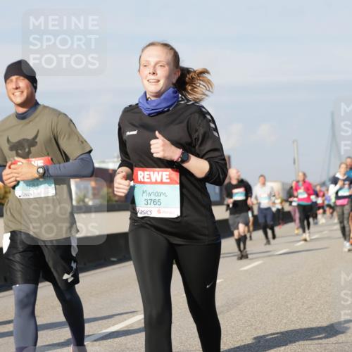03.10.2025 - Köhlbrandbrückenlauf Jannik Wohlers http://msf.ph/oto/9079269 03.10.2025 10:01:23 Position 3 1684, 3765 meine-sportfotos.de
