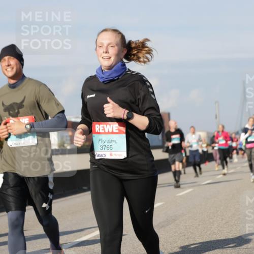 03.10.2025 - Köhlbrandbrückenlauf Jannik Wohlers http://msf.ph/oto/9079274 03.10.2025 10:01:23 Position 3 684, 3765 meine-sportfotos.de