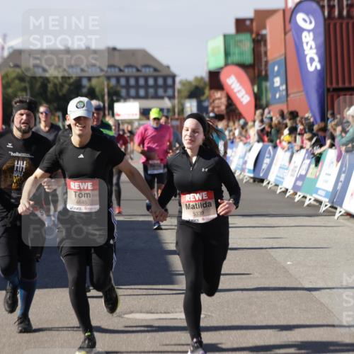03.10.2025 - Köhlbrandbrückenlauf Jannik Wohlers http://msf.ph/oto/9079281 03.10.2025 13:17:42 Ziel 4012, 4410, 4645, 4679, 4746, 5168, 5339, 5685, 5731, 5732, 5906, 5909, 5917, 6331, 6388, 6485, 6704, 6710 meine-sportfotos.de