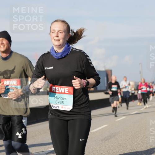 03.10.2025 - Köhlbrandbrückenlauf Jannik Wohlers http://msf.ph/oto/9079300 03.10.2025 10:01:23 Position 3 3765 meine-sportfotos.de