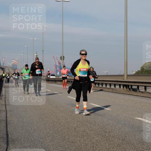 03.10.2025 - Köhlbrandbrückenlauf Fabian Wolf http://msf.ph/oto/9079320 03.10.2025 10:17:05 Position 3 3456 meine-sportfotos.de