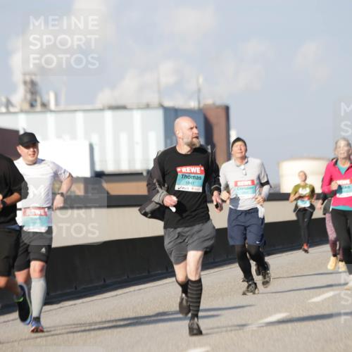 03.10.2025 - Köhlbrandbrückenlauf Jannik Wohlers http://msf.ph/oto/9079326 03.10.2025 10:01:24 Position 3 1941, 2851 meine-sportfotos.de