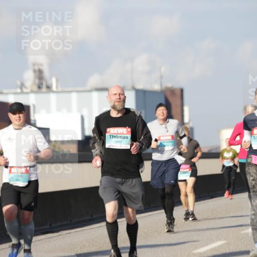03.10.2025 - Köhlbrandbrückenlauf Jannik Wohlers http://msf.ph/oto/9079347 03.10.2025 10:01:25 Position 3 1941, 3150, 1121 meine-sportfotos.de