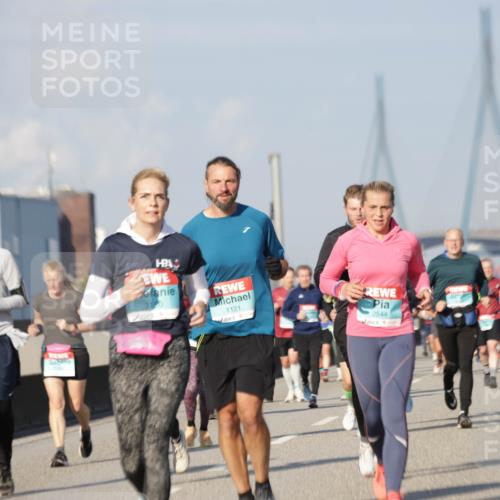 03.10.2025 - Köhlbrandbrückenlauf Jannik Wohlers http://msf.ph/oto/9079365 03.10.2025 10:01:27 Position 3 3150, 1121, 2544 meine-sportfotos.de
