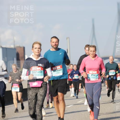 03.10.2025 - Köhlbrandbrückenlauf Jannik Wohlers http://msf.ph/oto/9079373 03.10.2025 10:01:27 Position 3 3150, 1121, 2544 meine-sportfotos.de