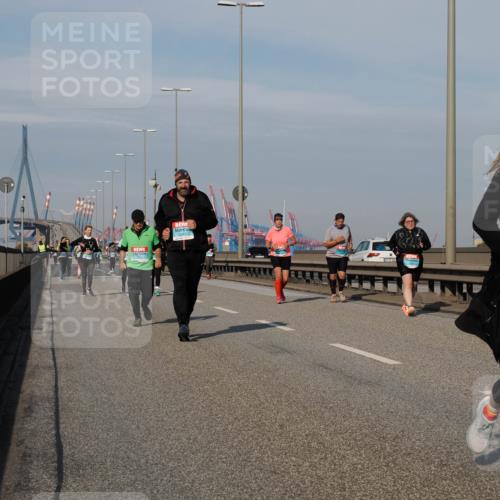 03.10.2025 - Köhlbrandbrückenlauf Fabian Wolf http://msf.ph/oto/9079379 03.10.2025 10:17:07 Position 3 3456 meine-sportfotos.de