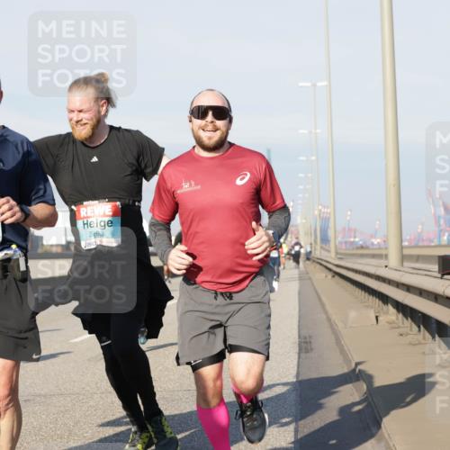 03.10.2025 - Köhlbrandbrückenlauf Jannik Wohlers http://msf.ph/oto/9079381 03.10.2025 09:53:22 Position 3 1739, 2793 meine-sportfotos.de