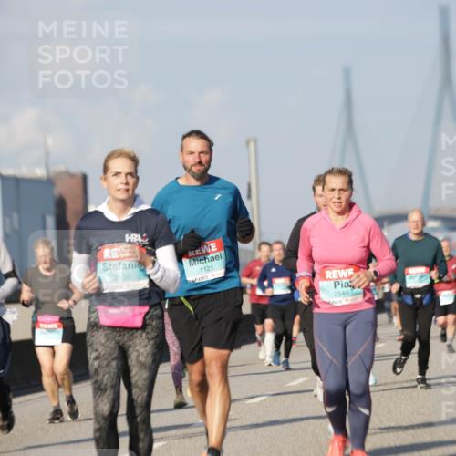 03.10.2025 - Köhlbrandbrückenlauf Jannik Wohlers http://msf.ph/oto/9079388 03.10.2025 10:01:27 Position 3 3150, 1121, 2544 meine-sportfotos.de