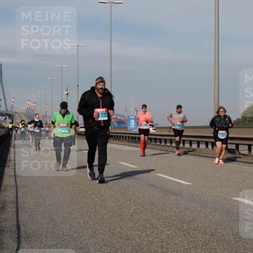 03.10.2025 - Köhlbrandbrückenlauf Fabian Wolf http://msf.ph/oto/9079401 03.10.2025 10:17:09 Position 3 2453, 2307, 3 meine-sportfotos.de