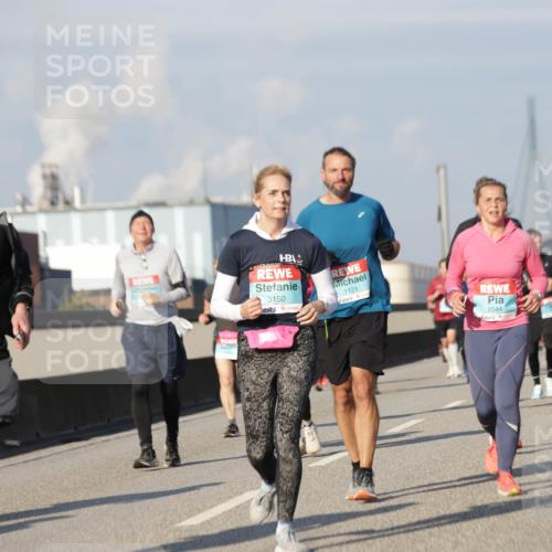 03.10.2025 - Köhlbrandbrückenlauf Jannik Wohlers http://msf.ph/oto/9079402 03.10.2025 10:01:27 Position 3 1941, 3150, 1121, 2544 meine-sportfotos.de