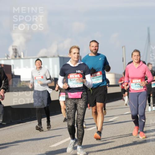 03.10.2025 - Köhlbrandbrückenlauf Jannik Wohlers http://msf.ph/oto/9079405 03.10.2025 10:01:27 Position 3 1941, 3150, 1121, 2544 meine-sportfotos.de