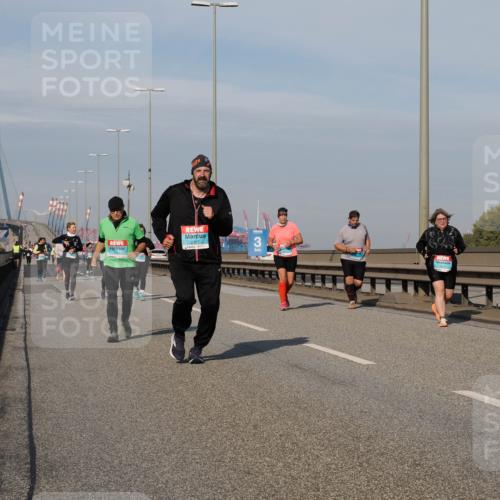 03.10.2025 - Köhlbrandbrückenlauf Fabian Wolf http://msf.ph/oto/9079408 03.10.2025 10:17:09 Position 3 2307, 2453 meine-sportfotos.de