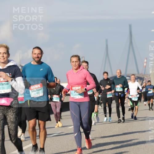 03.10.2025 - Köhlbrandbrückenlauf Jannik Wohlers http://msf.ph/oto/9079429 03.10.2025 10:01:28 Position 3 3150, 1121, 2544 meine-sportfotos.de