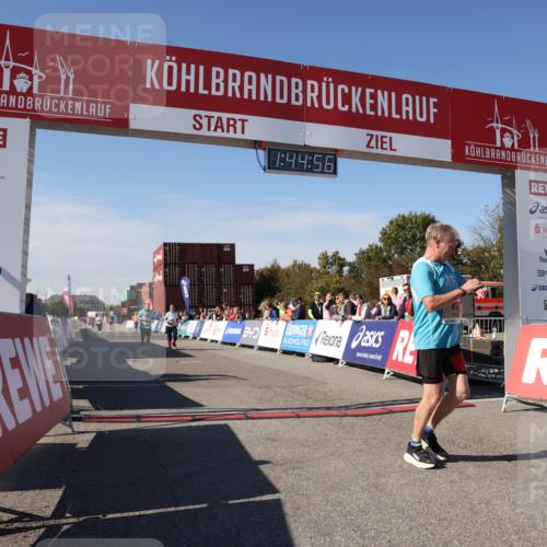 03.10.2025 - Köhlbrandbrückenlauf Lena Gebhardt http://msf.ph/oto/9079432 03.10.2025 13:44:56 Ziel 5932, 6527, 6528, 6542, 6546 meine-sportfotos.de