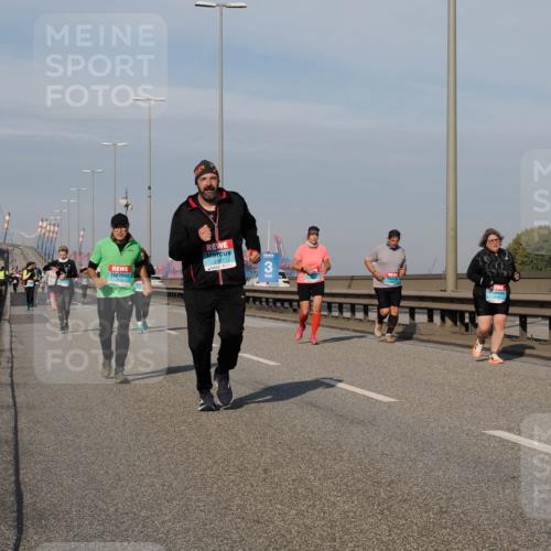 03.10.2025 - Köhlbrandbrückenlauf Fabian Wolf http://msf.ph/oto/9079433 03.10.2025 10:17:09 Position 3 2453 meine-sportfotos.de